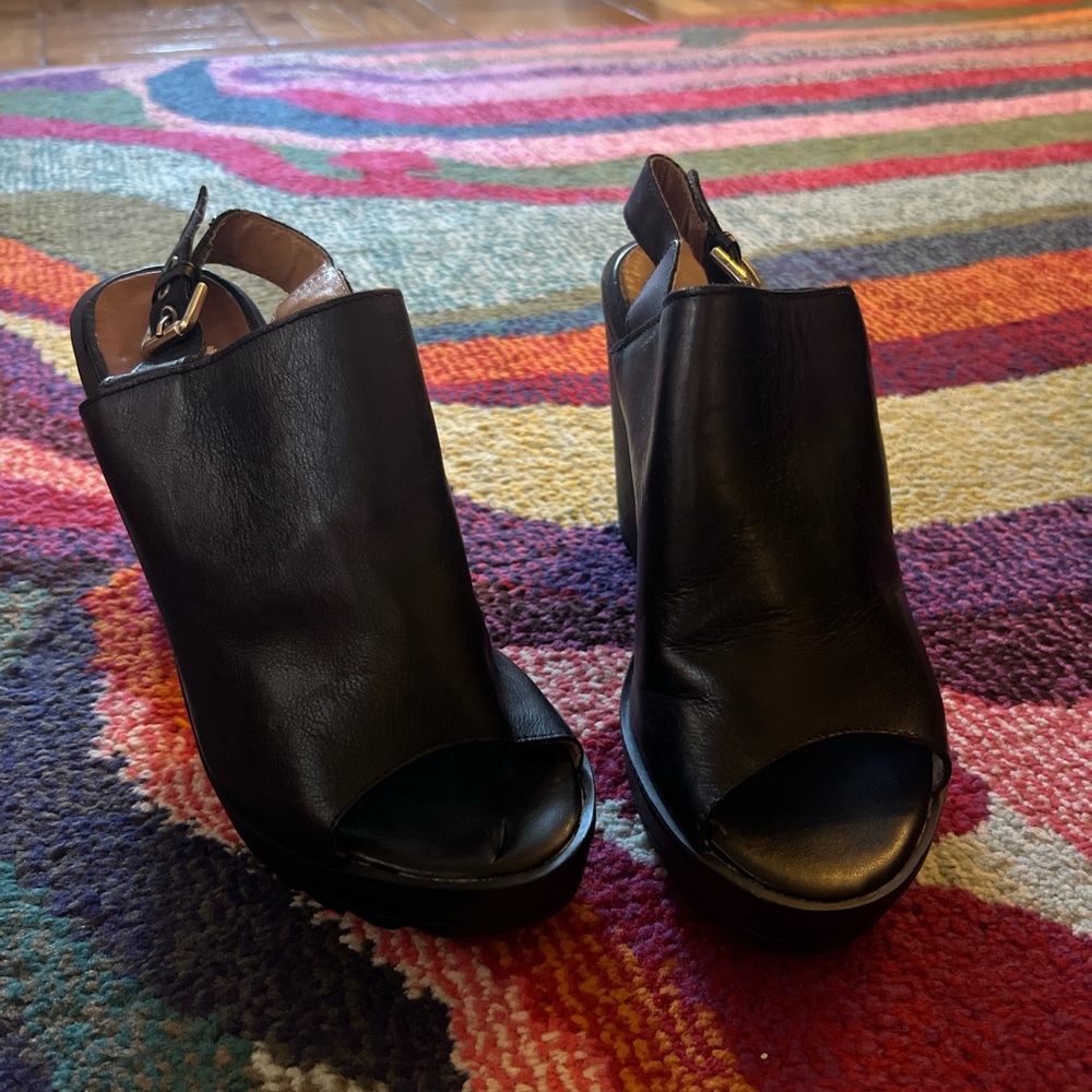 Bata Chunky Leather Peep Toe Sandals